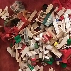 Wooden train tracks in the acessories